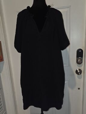 Old Navy Black Sleeping Gown With Pockets!